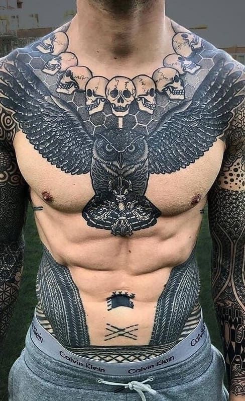 TENDENCIAS E INSPIRACIONES DE TATUAJES MASCULINOS EN 2025