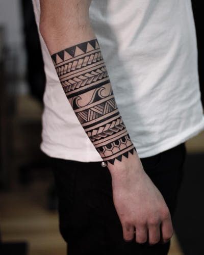 TRENDS AND INSPIRATIONS FOR MEN'S TATTOO IN 2025