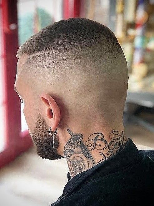 Buzz Cut com Detalhe de Listra