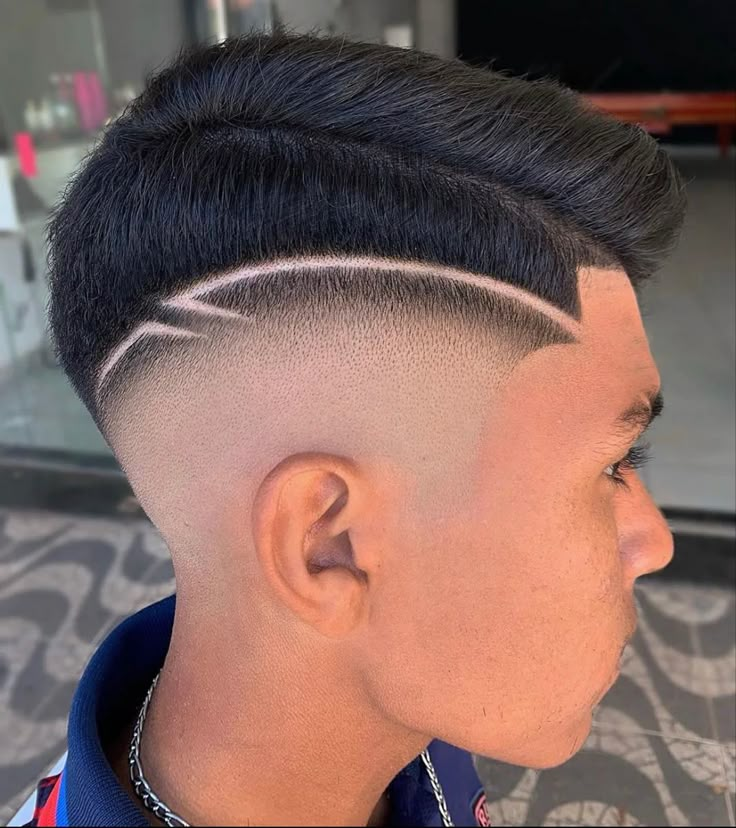 Corte Masculino Com Risco