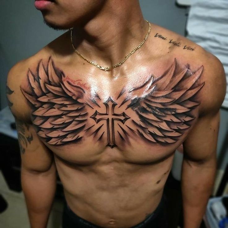 Tatuagem no Peito Masculino