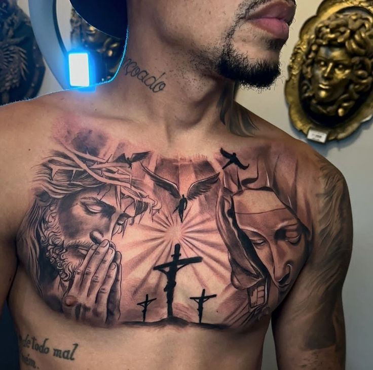 Tatuagem no Peito Masculino