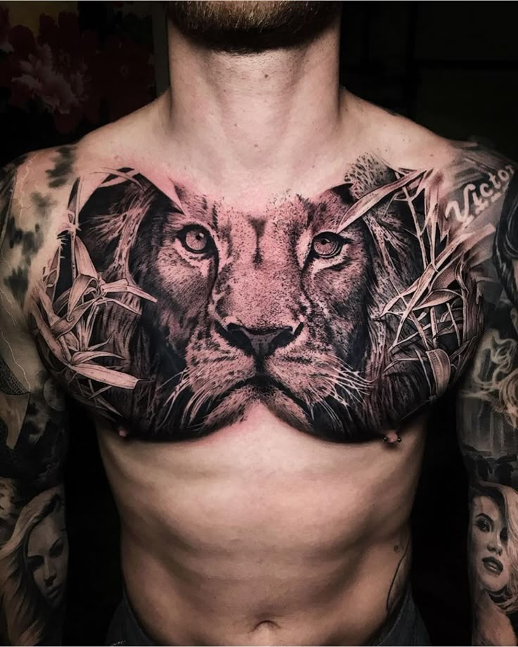 Tatuagem no Peito Masculino