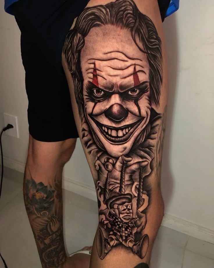Tatuagem Masculina na Coxa