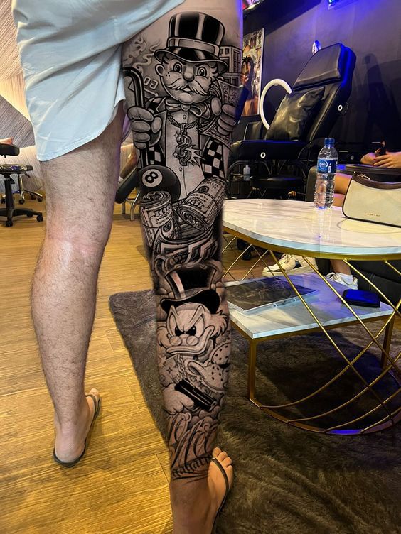 Tatuagem Masculina na Coxa