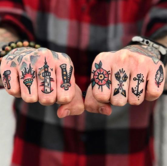 Tatuagem no Dedo Masculino