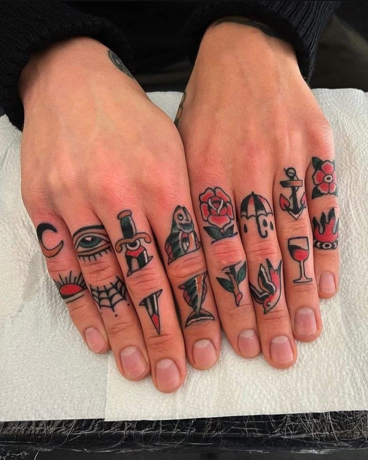 Tatuagem no Dedo Masculino