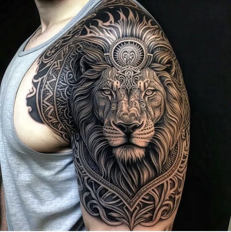 Tatuagem Masculina no Ombro