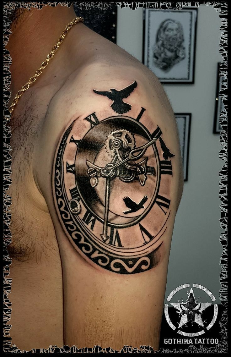 Tatuagem Masculina no Ombro