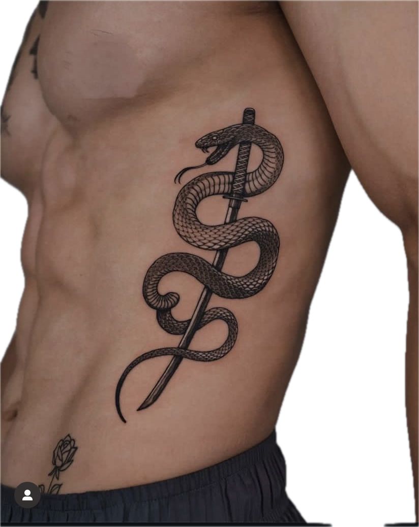 Tatuagem Masculina na Costela