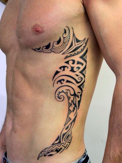 Tatuagem Masculina na Costela
