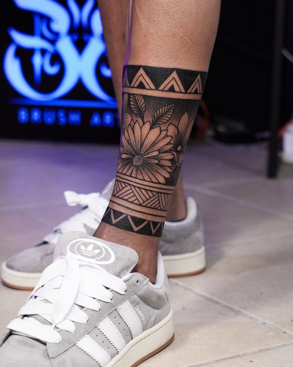 Tatuagem Masculina na Canela