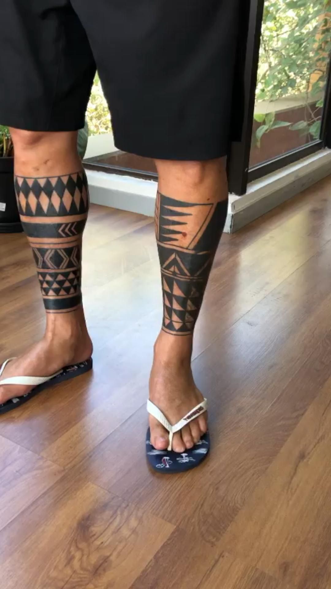 Tatuagem Masculina na Canela