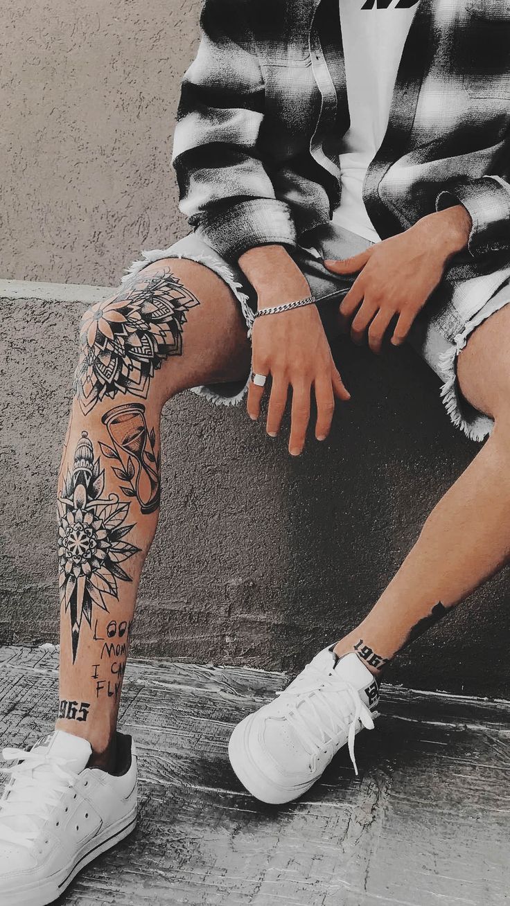 Tatuagem Masculina na Canela