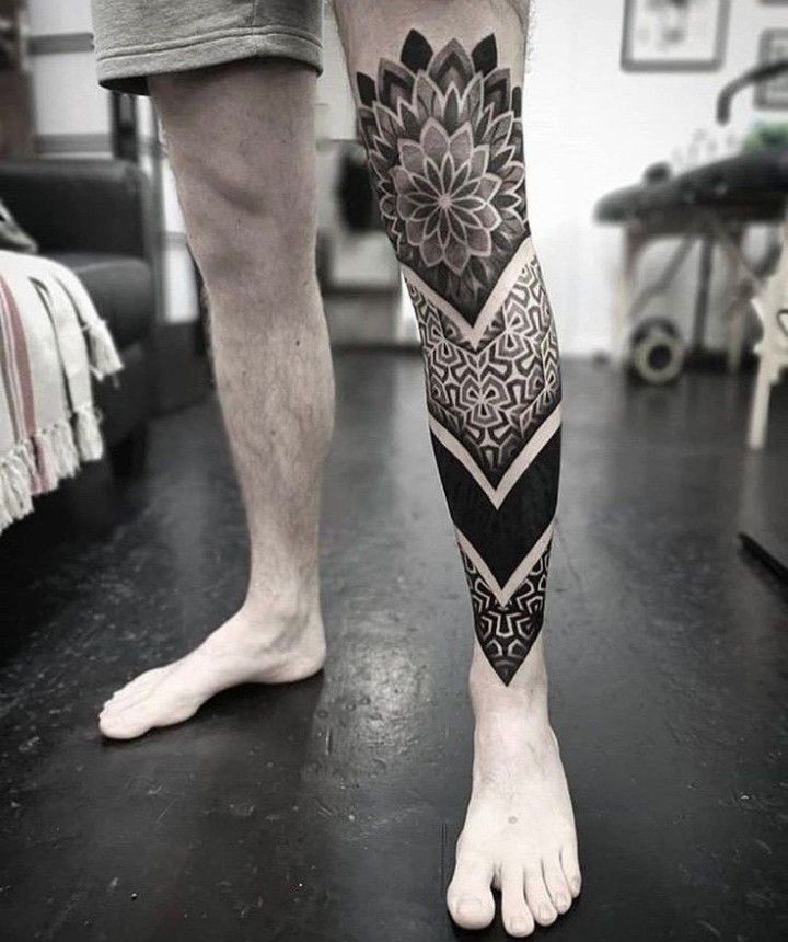 Tatuagem Masculina na Canela