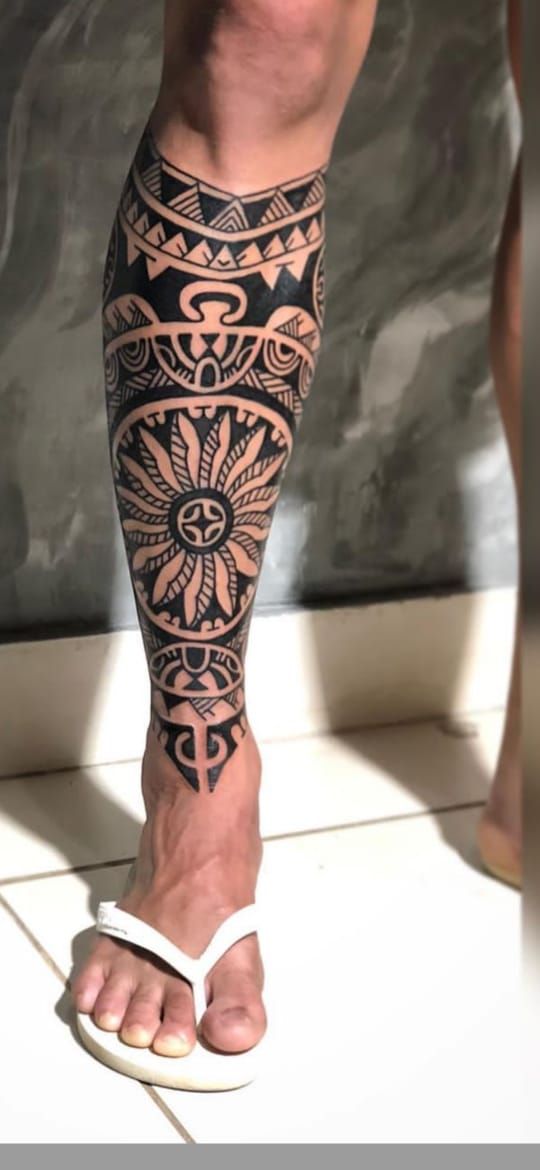Tatuagem Masculina na Canela