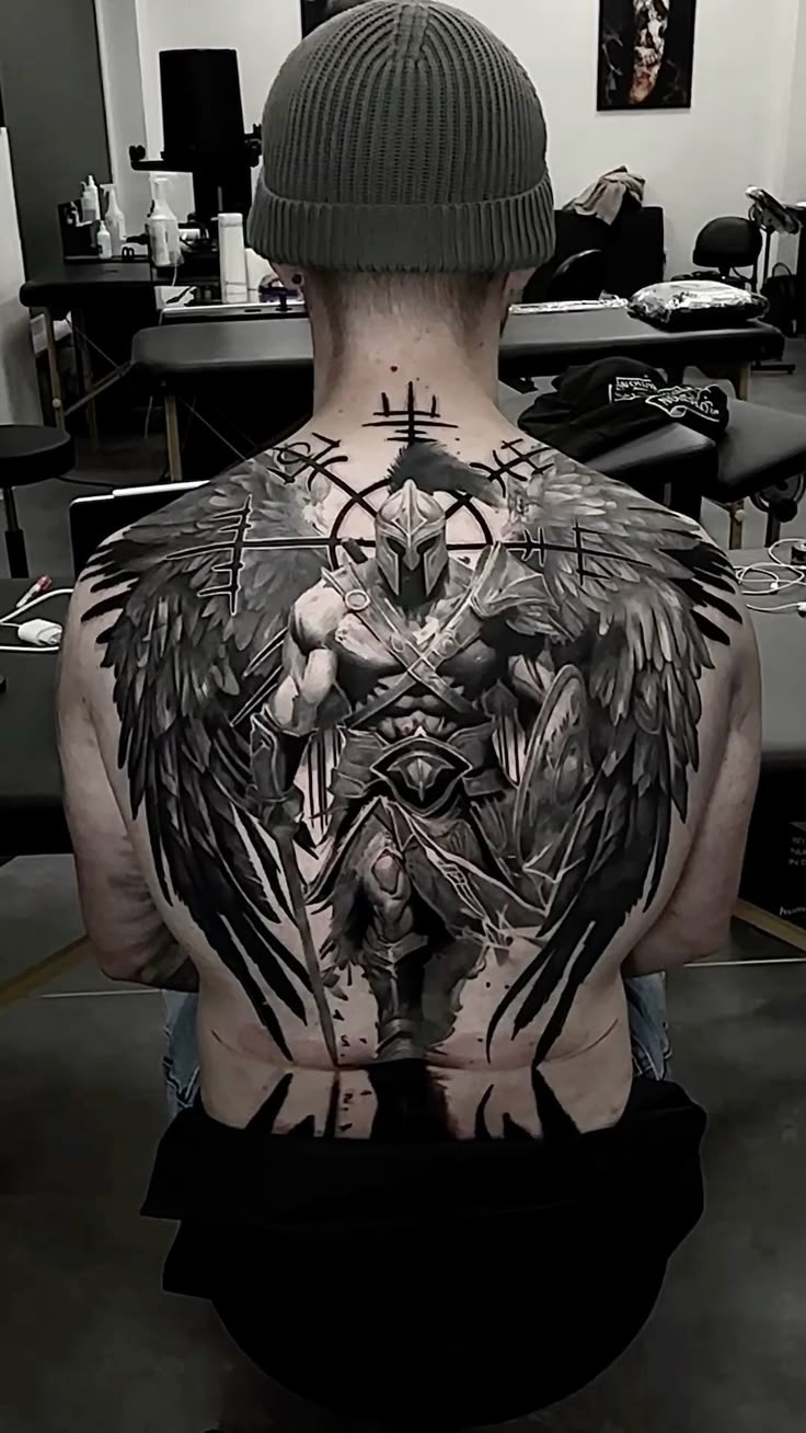 Tatuagem Masculina nas Costas