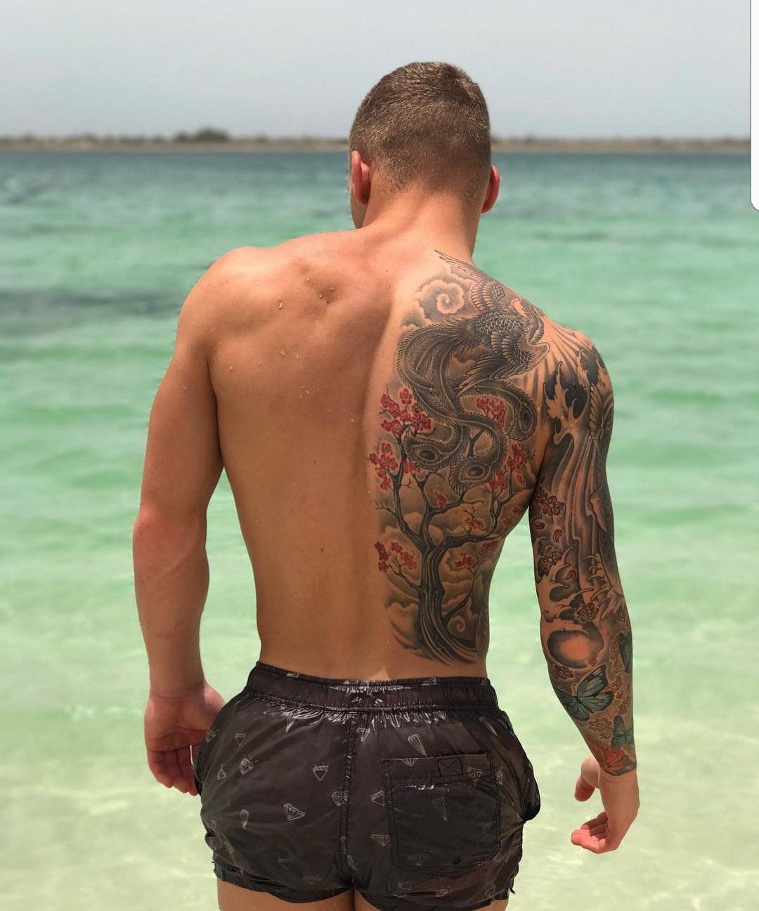 Tatuagem Masculina nas Costas