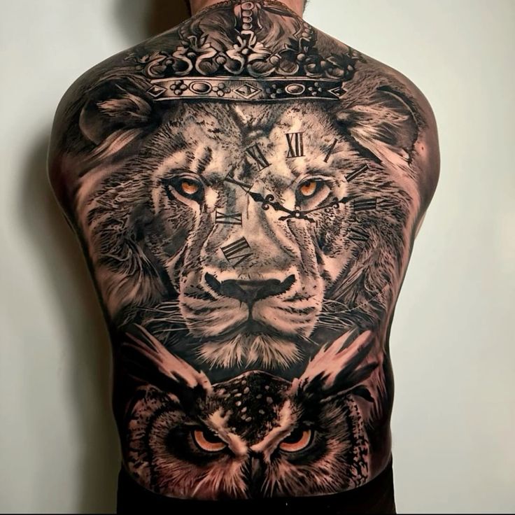 Tatuagem Masculina nas Costas