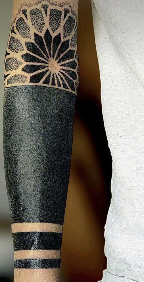 Tatuagem Masculina no Antebraço