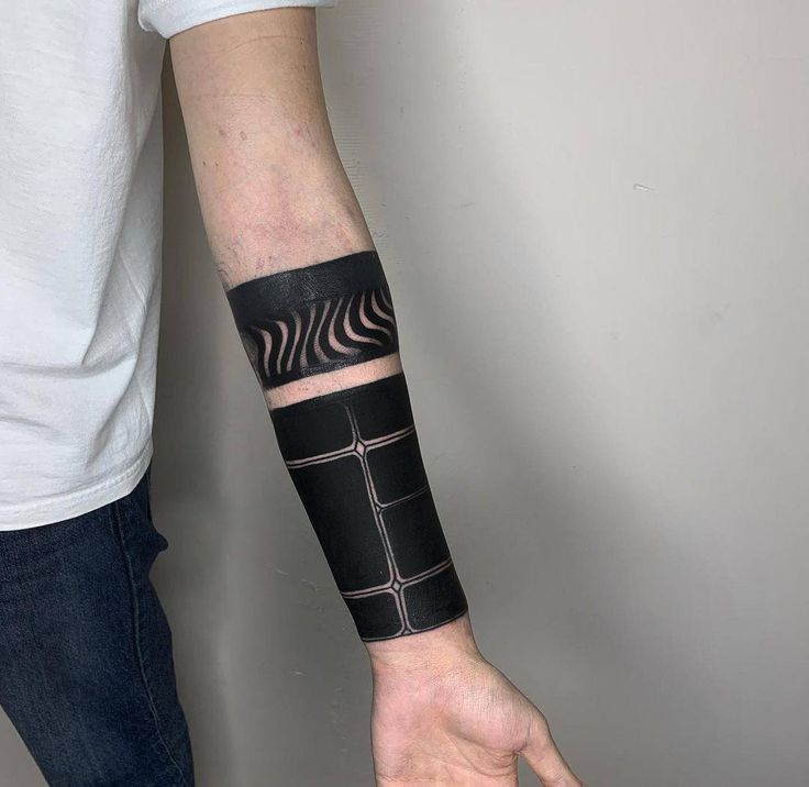 Tatuagem Masculina no Antebraço