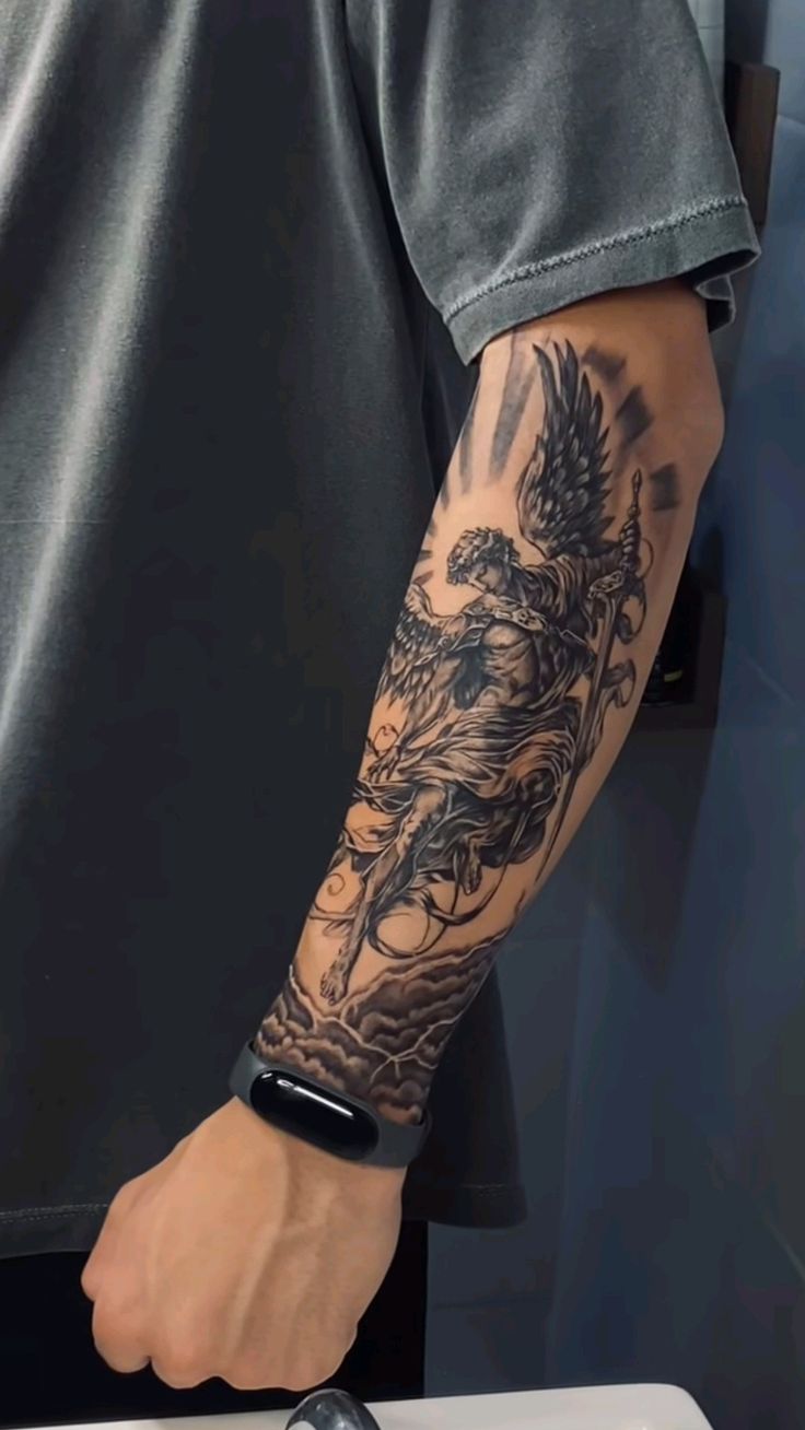 Tatuagem Masculina no Antebraço