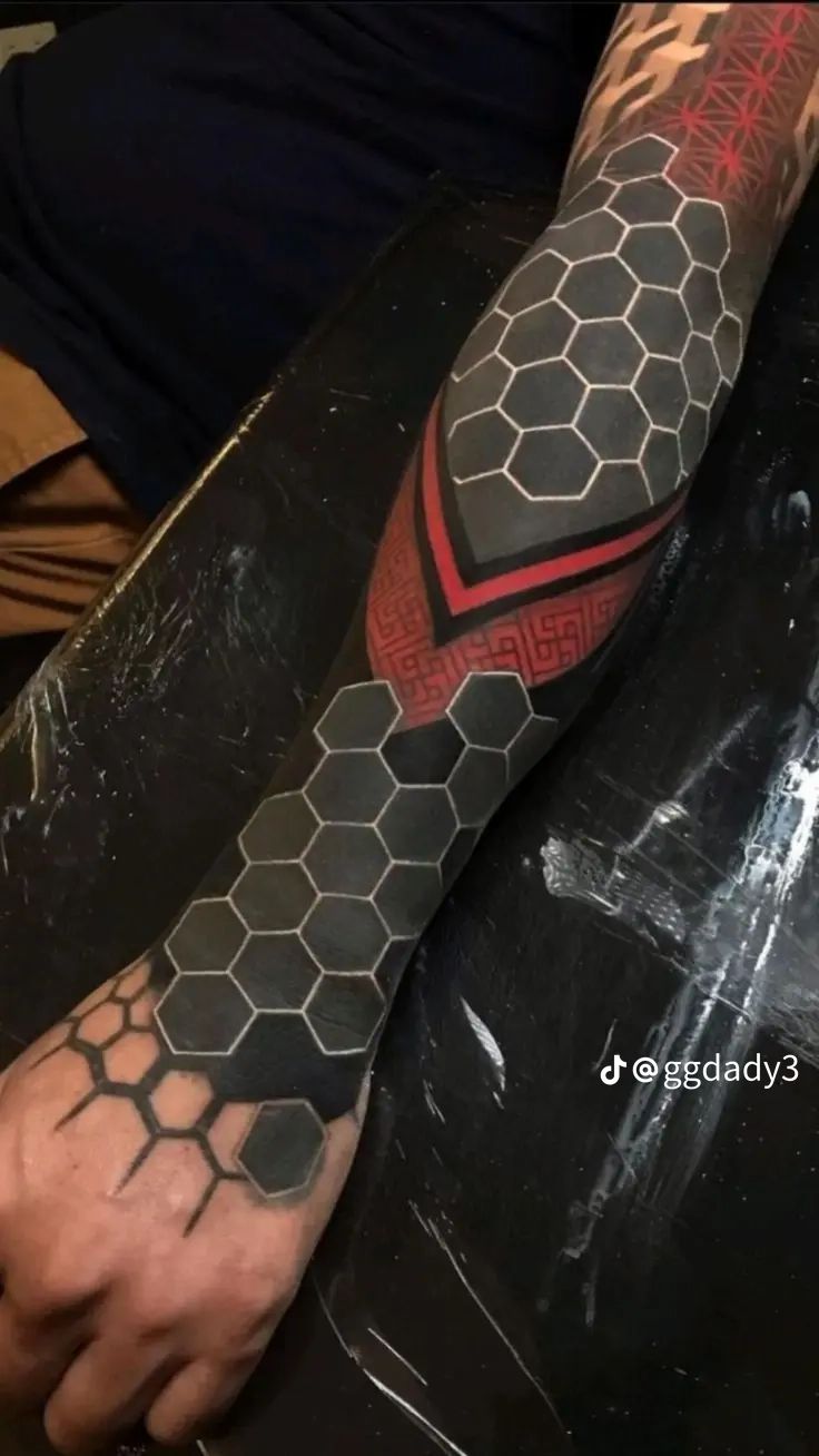 Tatuagem Masculina no Antebraço